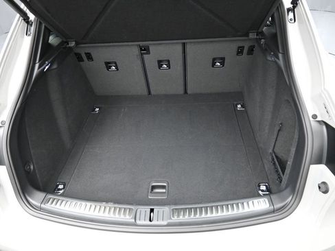 Certified 2025 Porsche Macan image 33