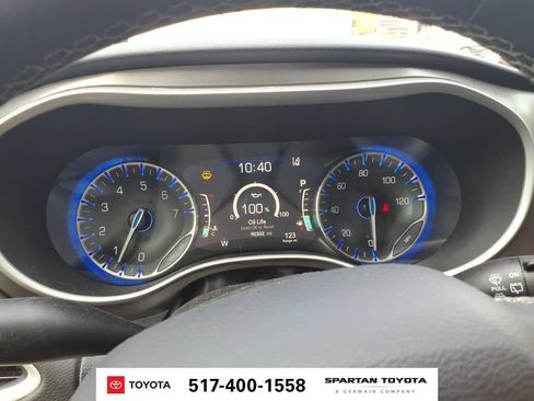 Used 2024 Chrysler Pacifica Touring-L FWD image 19