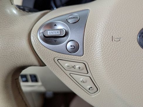 Used 2017 INFINITI QX70 AWD w/ Premium Package image 36