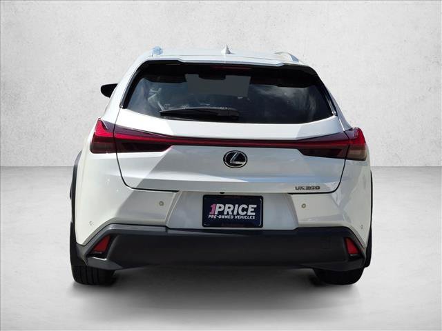 Used 2022 Lexus UX 200 w/ Accessory Package (Z2) FWD image 7