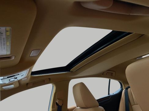 Certified 2025 Lexus ES 350 w/ Premium Package image 30