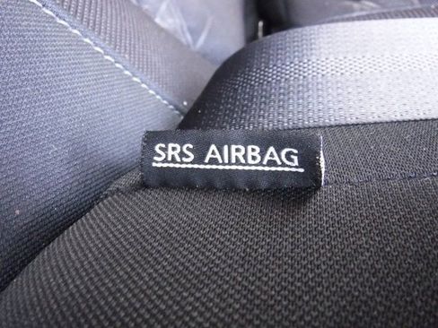 Used 2021 Nissan Kicks SV image 30