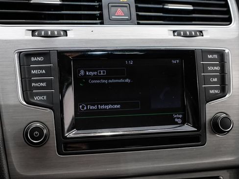 Used 2015 Volkswagen Golf S FWD image 25