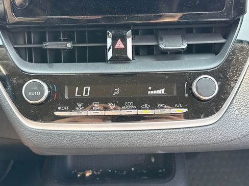 Used 2024 Toyota Corolla LE FWD image 28