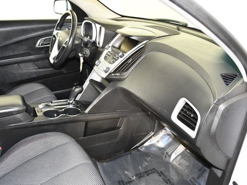 Used 2017 Chevrolet Equinox LT w/ Convenience Package AWD/4WD image 40