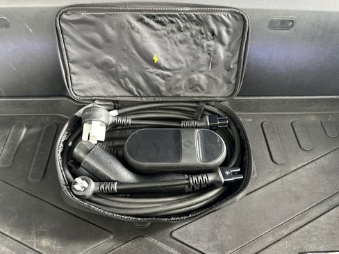 Used 2022 Rivian R1T Launch Edition image 32