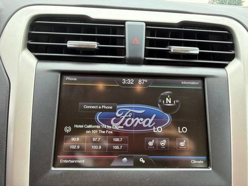 Used 2015 Ford Fusion SE w/ Equipment Group 202A FWD image 24