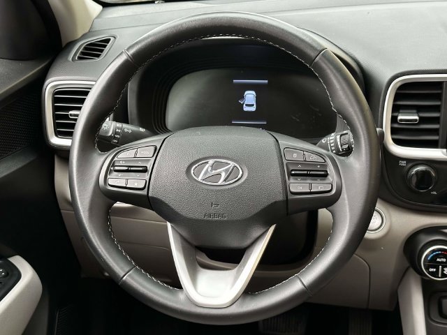 Used 2024 Hyundai Venue SEL FWD image 19