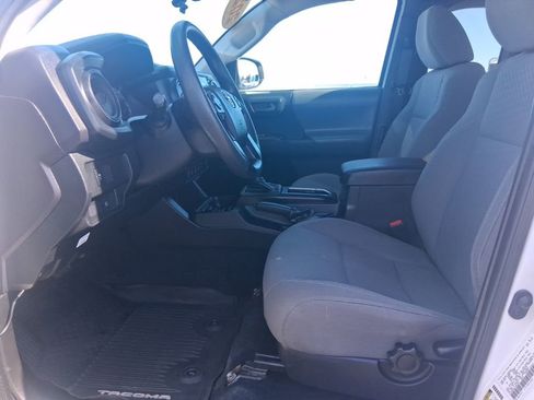 Used 2020 Toyota Tacoma SR image 13