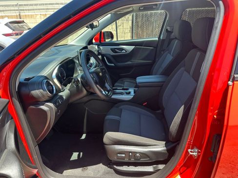Used 2025 Chevrolet Blazer LT FWD image 23