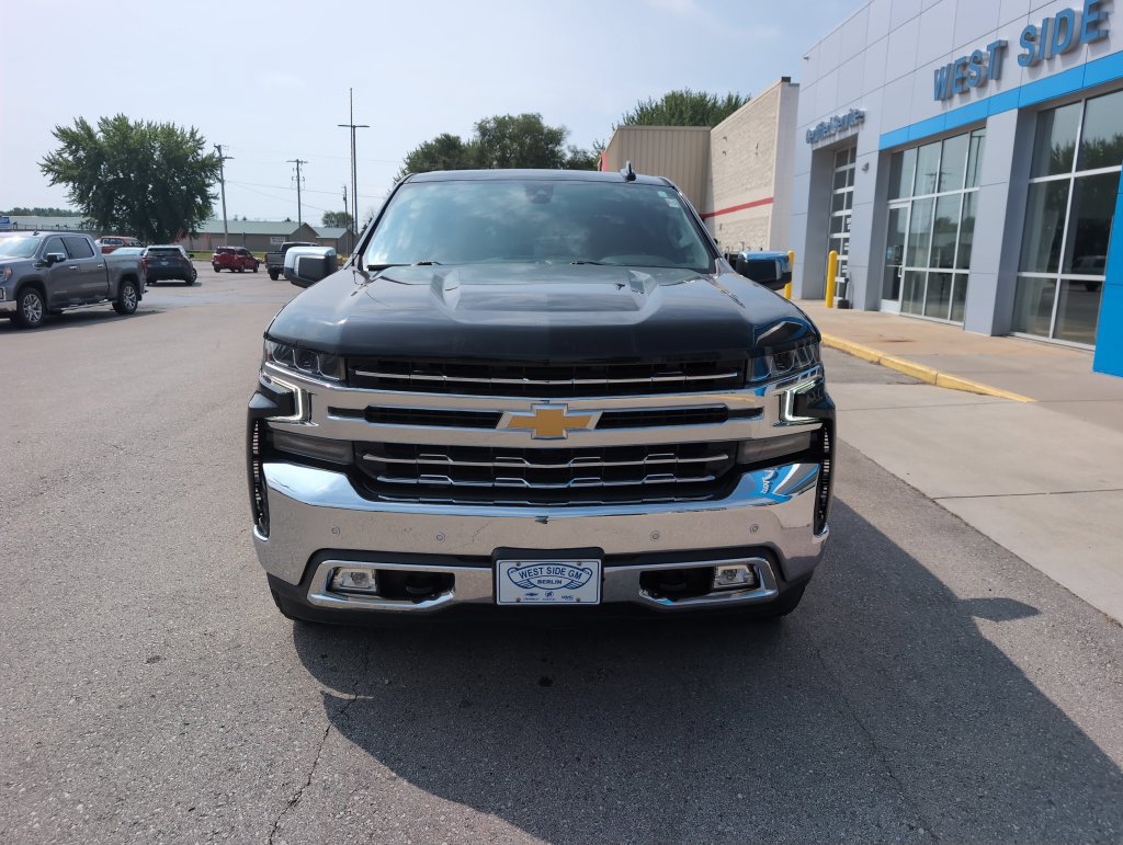 Used 2021 Chevrolet Silverado 1500 LTZ w/ LTZ Premium Package AWD/4WD image 3