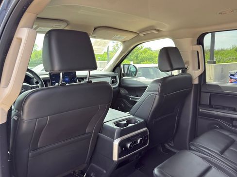 Used 2024 Ford Expedition Max XLT image 29