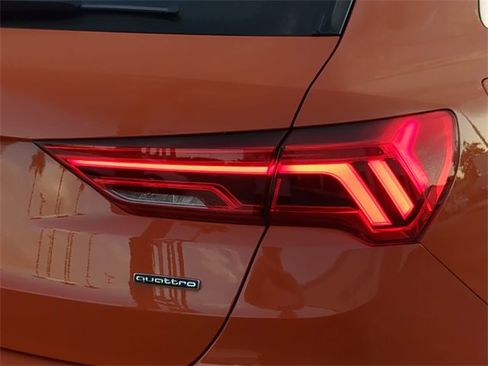 Used 2022 Audi Q3 2.0T Premium Plus image 8