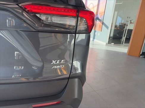 Used 2025 Toyota RAV4 XLE image 38