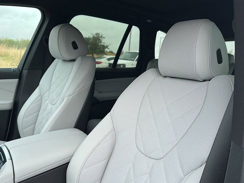 New 2026 BMW X5 sDrive40i w/ M Sport Package image 11