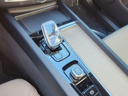 New 2026 Volvo XC60 B5 Plus w/ Climate Package image 14