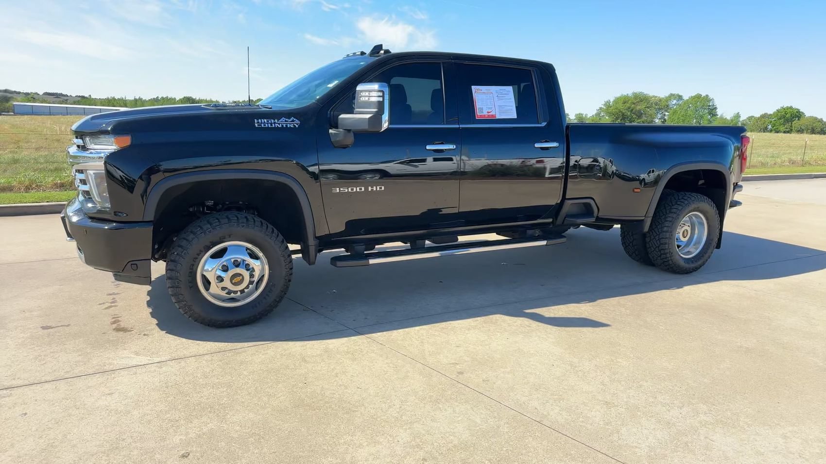 Used 2023 Chevrolet Silverado 3500 High Country w/ Snow Plow Prep/Camper Package AWD/4WD image 5