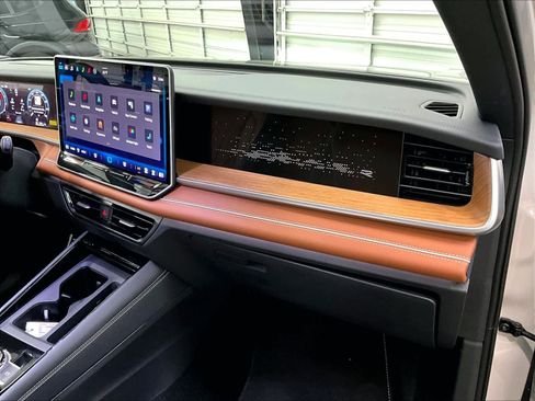 New 2026 Volkswagen Tiguan SEL R-Line AWD/4WD image 29