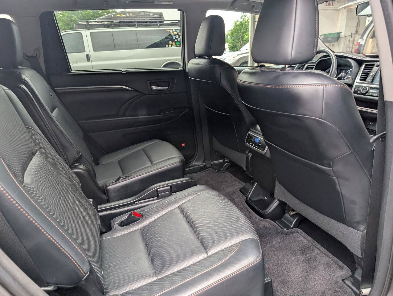 Used 2016 Toyota Highlander Limited FWD image 24
