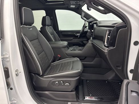 Used 2024 GMC Sierra 2500 AT4X image 70