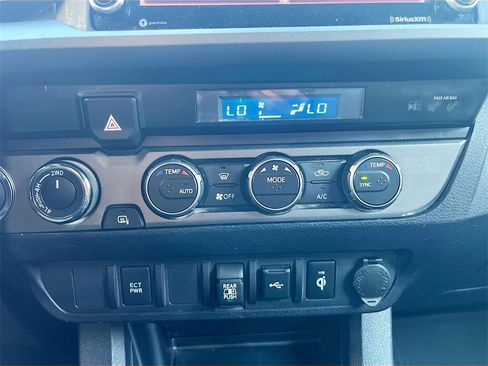 Used 2023 Toyota Tacoma TRD Off-Road image 15