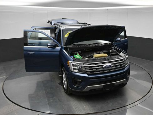 Used 2020 Ford Expedition XLT w/ Equipment Group 202A AWD/4WD image 41