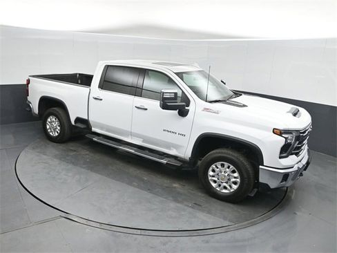 Used 2024 Chevrolet Silverado 2500 LTZ w/ LTZ Convenience Package image 30