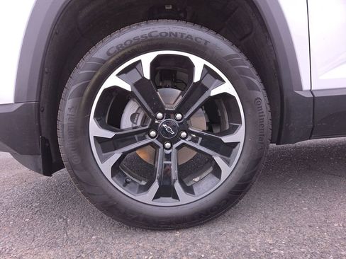 Used 2025 Chevrolet Equinox LT image 19