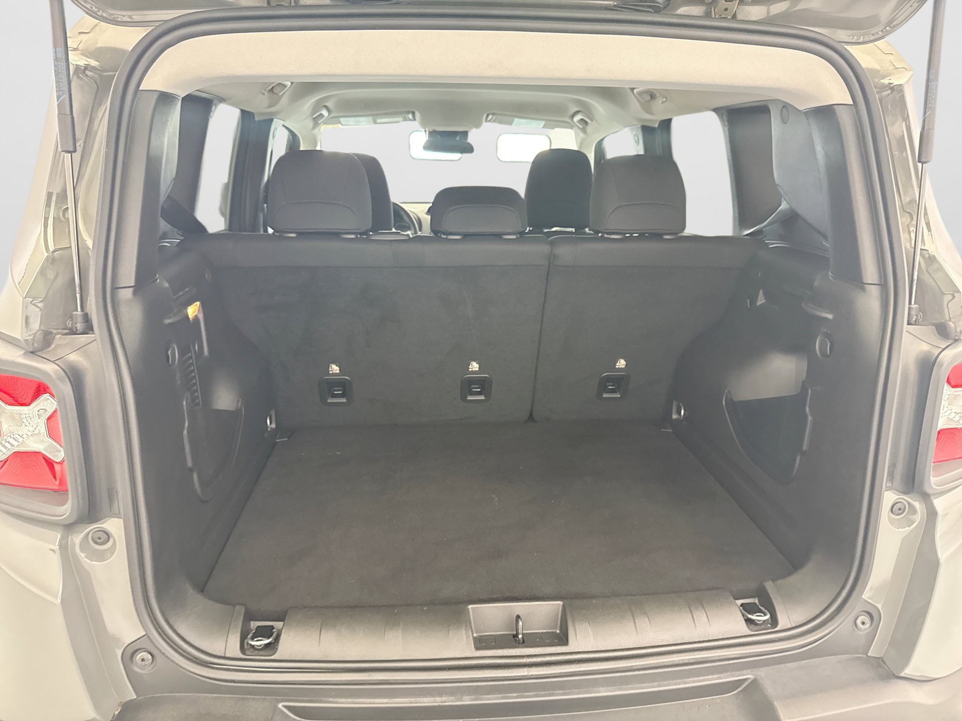 Used 2022 Jeep Renegade Latitude AWD/4WD image 20