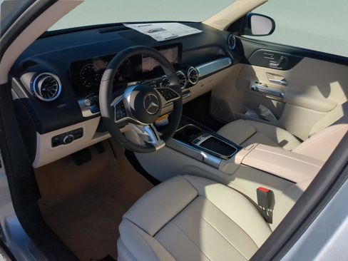 New 2025 Mercedes-Benz GLB 250 image 19