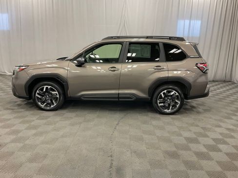Used 2025 Subaru Forester Limited AWD/4WD image 10