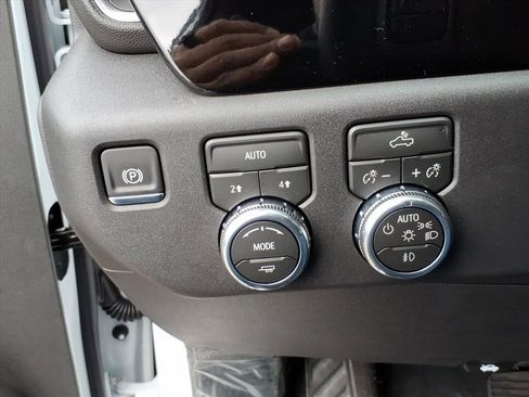 New 2026 GMC Sierra 1500 Elevation image 15