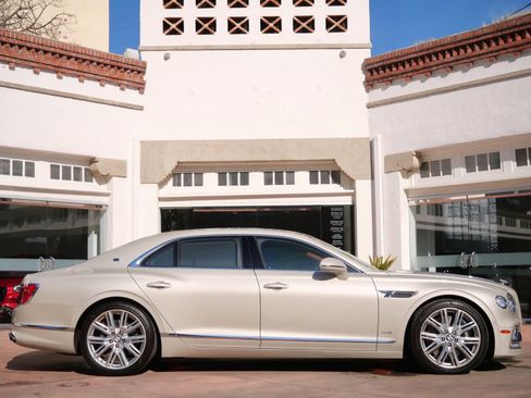 Used 2020 Bentley Flying Spur W12 w/ First Edition Specification image 5
