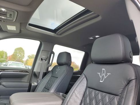 New 2025 GMC Sierra 1500 Elevation w/ Elevation Premium Package image 24