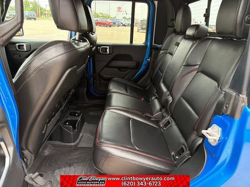 Used 2023 Jeep Gladiator Rubicon w/ Cold Weather Group AWD/4WD image 25