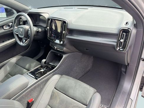 Used 2024 Volvo XC40 Recharge Plus w/ Protection Package Premier image 31