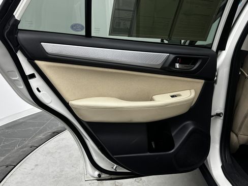 Used 2017 Subaru Outback 2.5i Premium image 28