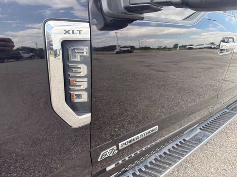 Used 2020 Ford F350 XLT w/ XLT Premium Package AWD/4WD image 12