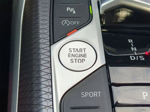 Used 2026 BMW 330i Sedan w/ M Sport Package image 30