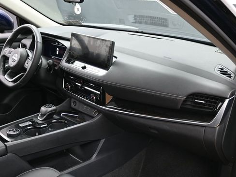 Used 2024 Nissan Rogue SL w/ SL Premium Package image 35