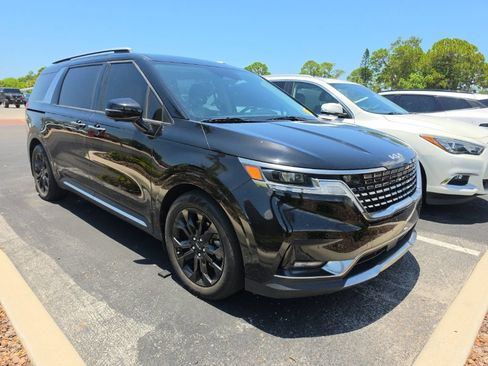Certified 2023 Kia Carnival SX FWD image 2