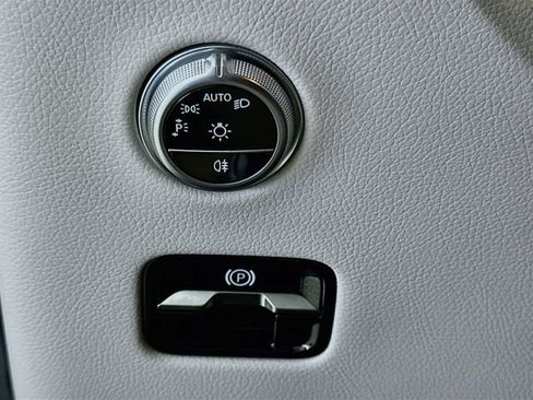 Used 2026 Mercedes-Benz GLC 300 image 10