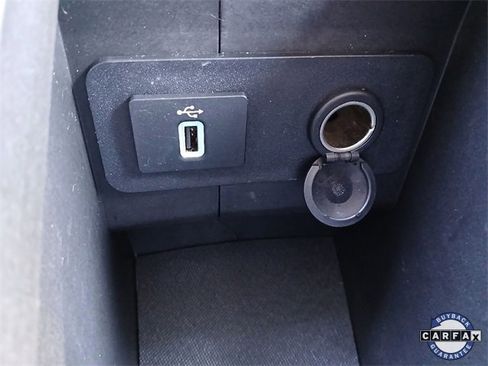 Used 2017 Ford Escape Titanium image 32