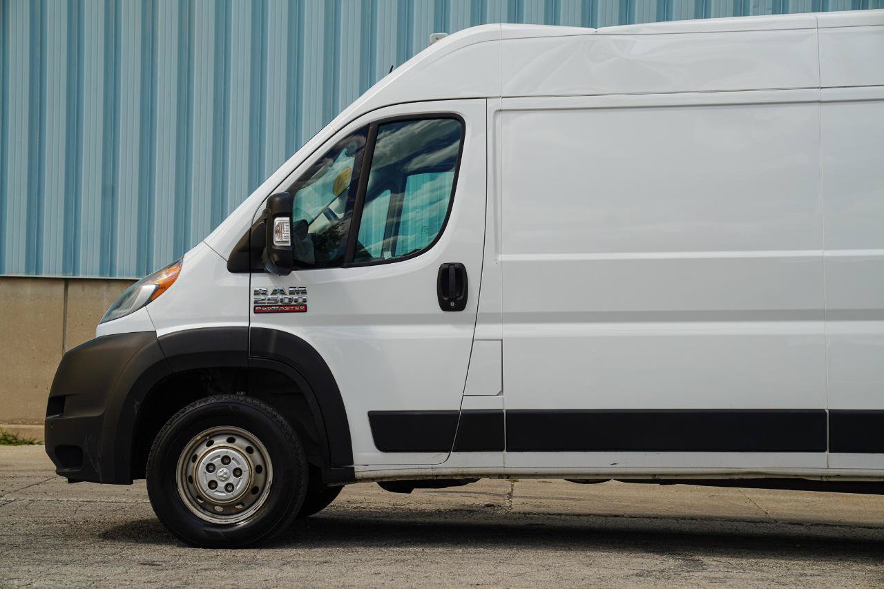Used 2022 RAM ProMaster 2500 w/ Driver Convenience Group FWD image 9