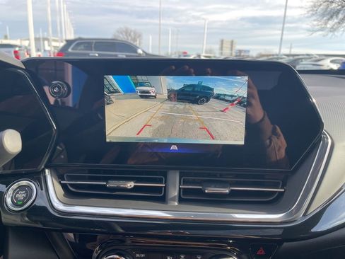 New 2026 Chevrolet Trax RS w/ Sunroof Package image 22