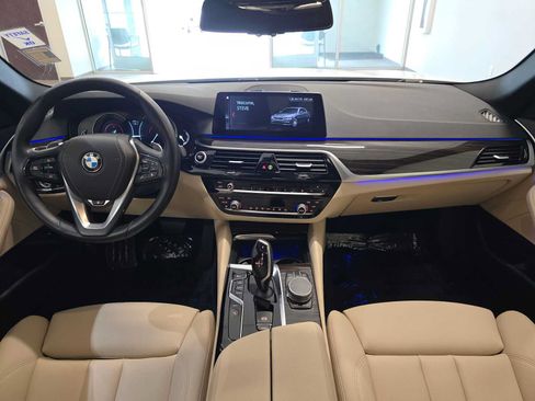 Used 2019 BMW 530e xDrive w/ Convenience Package AWD/4WD image 10