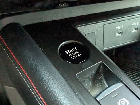 Used 2025 Nissan Kicks SR w/ Illumination Package image 26