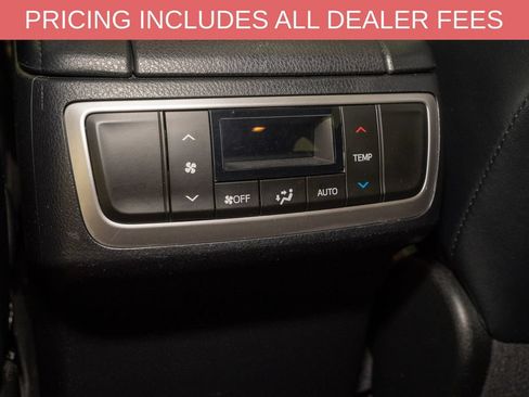 Used 2016 Toyota Highlander XLE FWD image 8