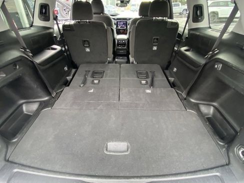 Used 2023 Jeep Grand Cherokee L Laredo image 25