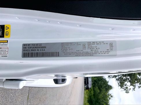 Used 2025 Jeep Wrangler Unlimited Sahara AWD/4WD image 31